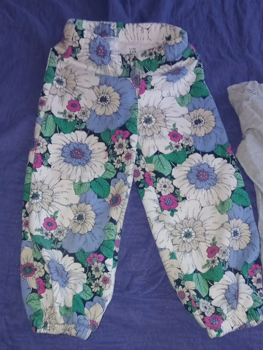 GAP Floral Elastic-Waist Joggers - White, Blue, Green & Pink With Shirt